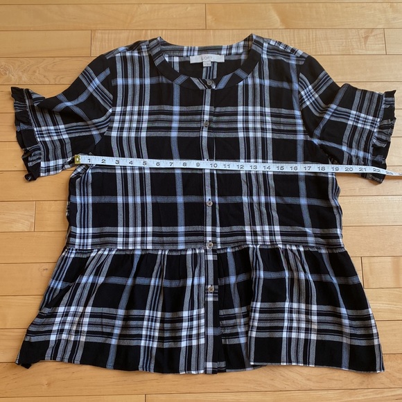 LOFT Black and White Plaid Ruffle Top - Picture 7 of 8